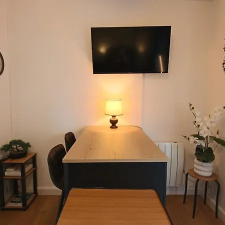 25 M2 Centre-ville Avec Balcon Et Wifi Apartamento