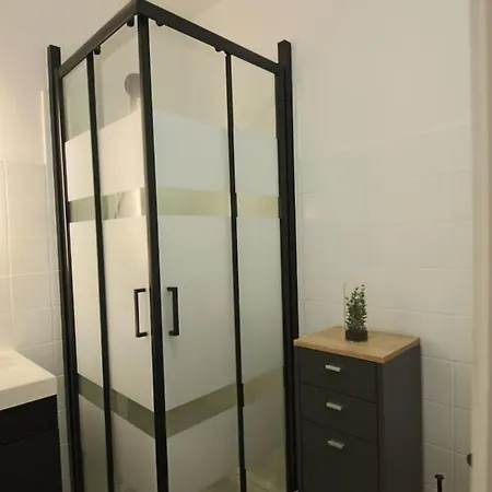 25 M2 Centre-ville Avec Balcon Et Wifi Aix-les-Bains