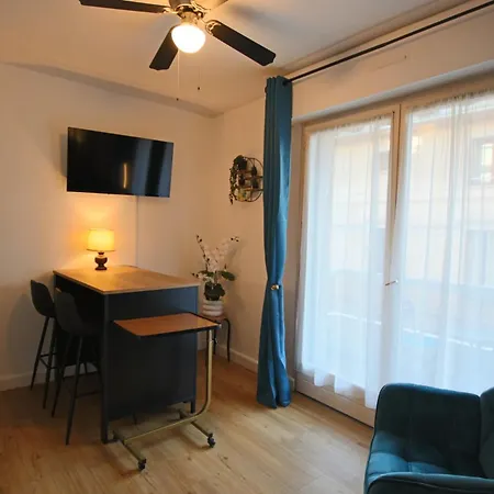 Apartment 25 M2 Centre-ville Avec Balcon Et Wifi *