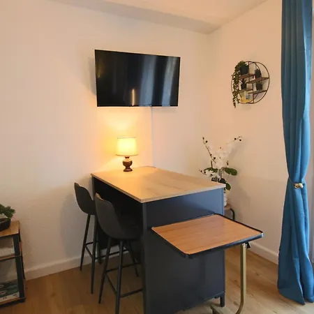 25 M2 Centre-ville Avec Balcon Et Wifi * Aix-les-Bains