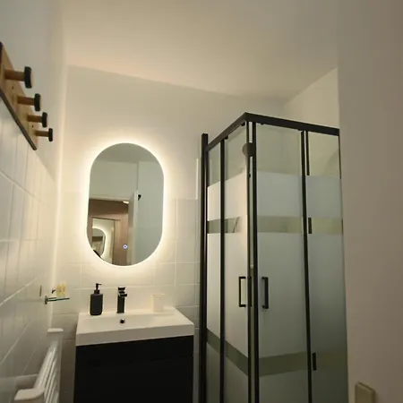 25 M2 Centre-ville Avec Balcon Et Wifi Apartamento
