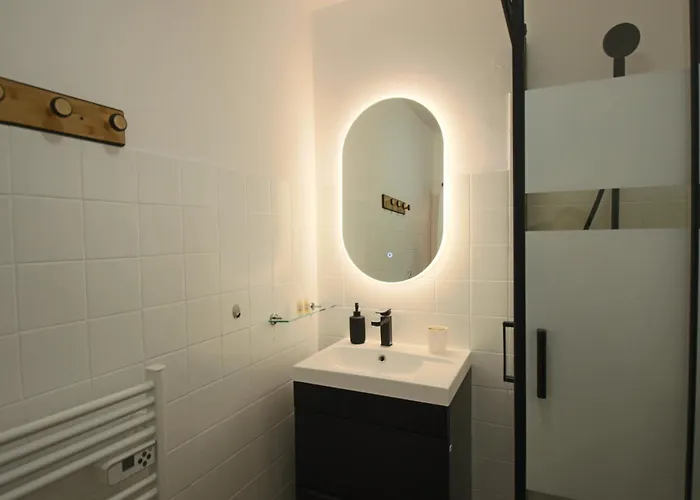 25 M2 Centre-ville Avec Balcon Et Wifi *