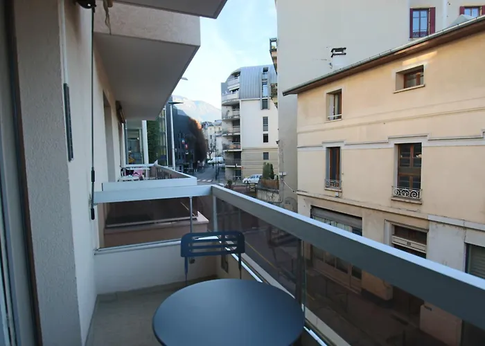 25 M2 Centre-ville Avec Balcon Et Wifi Apartment *